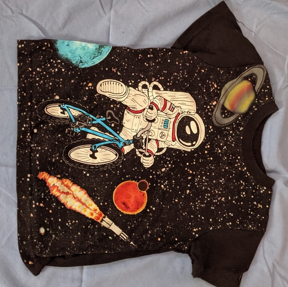 T-shirt - Picture 1 of 3